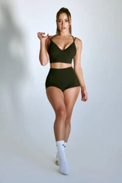 CXIX LuxLounge Triangle Top - Black -Rad Store 21 04 22Creatures 144