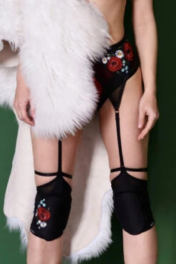 Queen Garter Belt - Peace -Rad Store 4 7df6221b dabd 4941 b673 d248bbf2ecaa