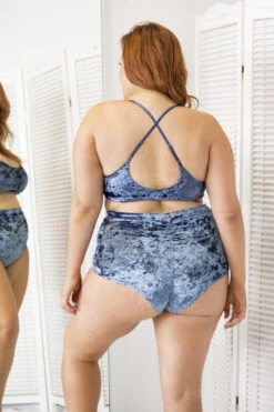 Lunalae Delphine Top - Gunmetal Velvet -Rad Store 6R7A7754 aaafc8f0 0d0e 4fee a4d9 e91355bf2441