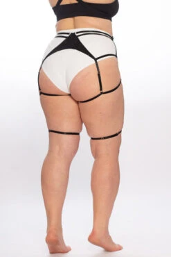 Queen Garter Belt - Black Shine -Rad Store GarterbeltBlackShine3e