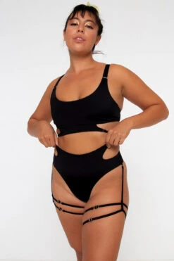 Nona Perkasa Gladiolus Bottoms - Black -Rad Store Gladiolusblack02 1