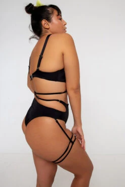 Nona Perkasa Gladiolus Bottoms - Black -Rad Store Gladiolusblack03 1