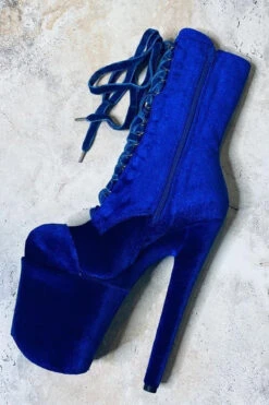 Hella Heels Classique Velvet Shoe Protector - King Pin 5 Hella Heels Classique Velvet Shoe Protector - King Pin -Rad Store IMG 89852 900x d78531bf 4417 477c 84f2 ec5875f3d2c5