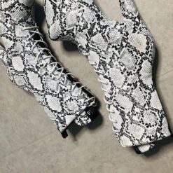 Hella Heels Mamba Boots - 7inch -Rad Store Mamba7inch2