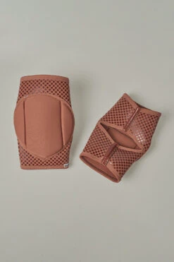 Queen Grippy Kneepads - Mocha 14 Queen Grippy Kneepads - Mocha -Rad Store Mocha