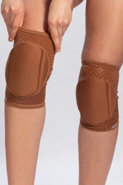 Queen Grippy Kneepads - Mocha 12 Queen Grippy Kneepads - Mocha -Rad Store NudeMochaGrip1