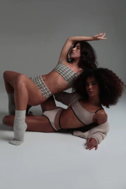 Rolling Cinque Tweed Top - Tweed -Rad Store day02rolling1168 5efbb348 7372 4ee2 9ad5 2c2b9358ce38