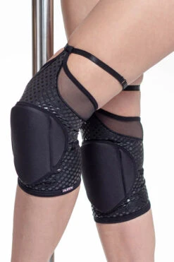 Queen Grippy Kneepads - Black Fire