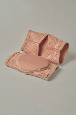 Queen Grippy Kneepads - Latte -Rad Store latte4