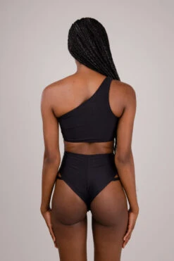 FANNA Flow Top - Black 5 FANNA Flow Top - Black -Rad Store r 1J2A4277 c8a84001 abcd 4173 96fb 48ecaf25eb8e